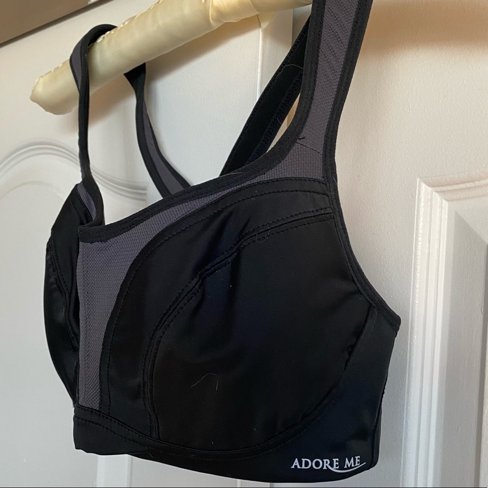 Never Worn 36B Sports Bra With Built In Support